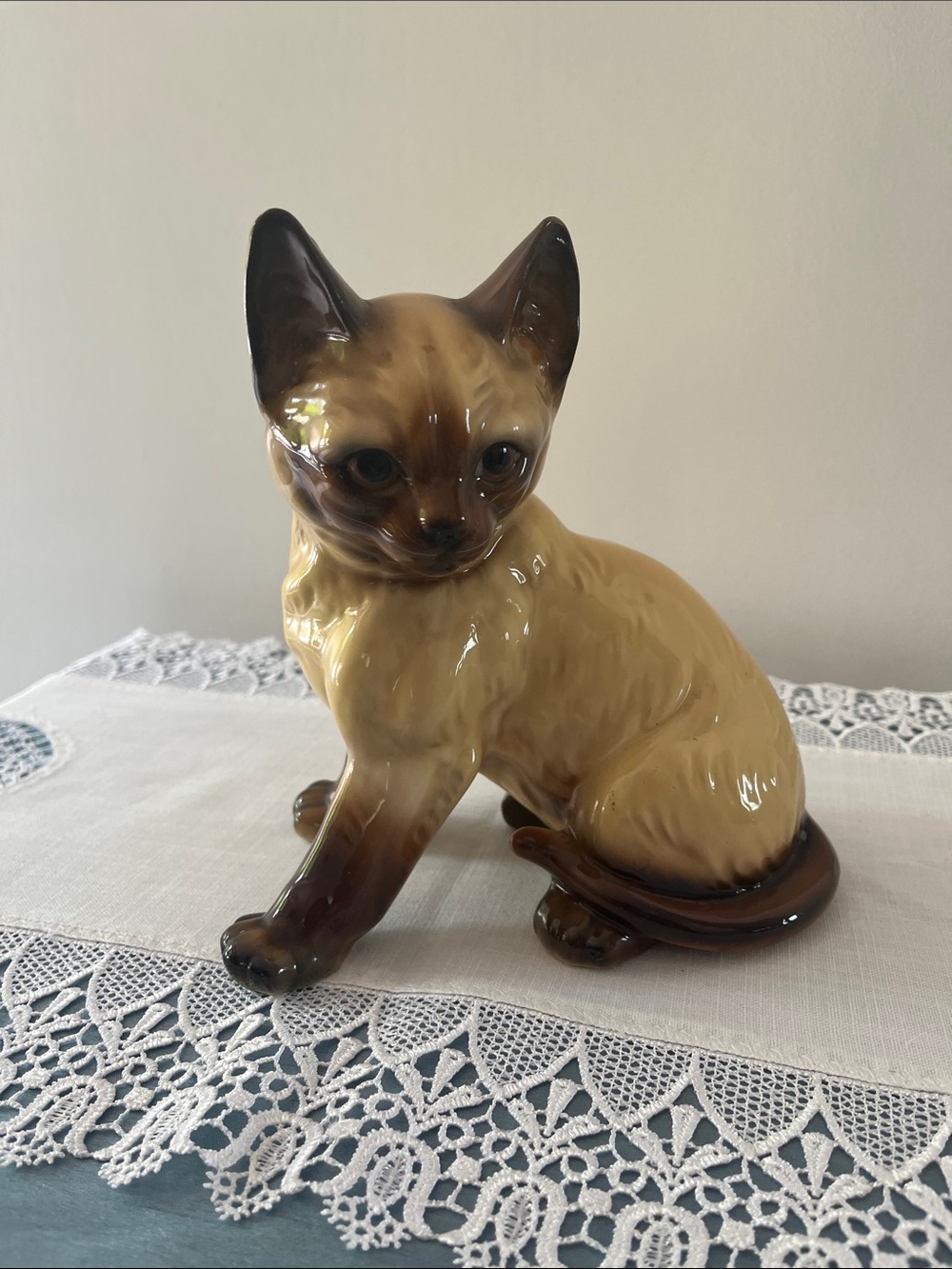 Vintage Mid-Century Porcelain Figurine Glossy Cream Brown Hand Painted Cat